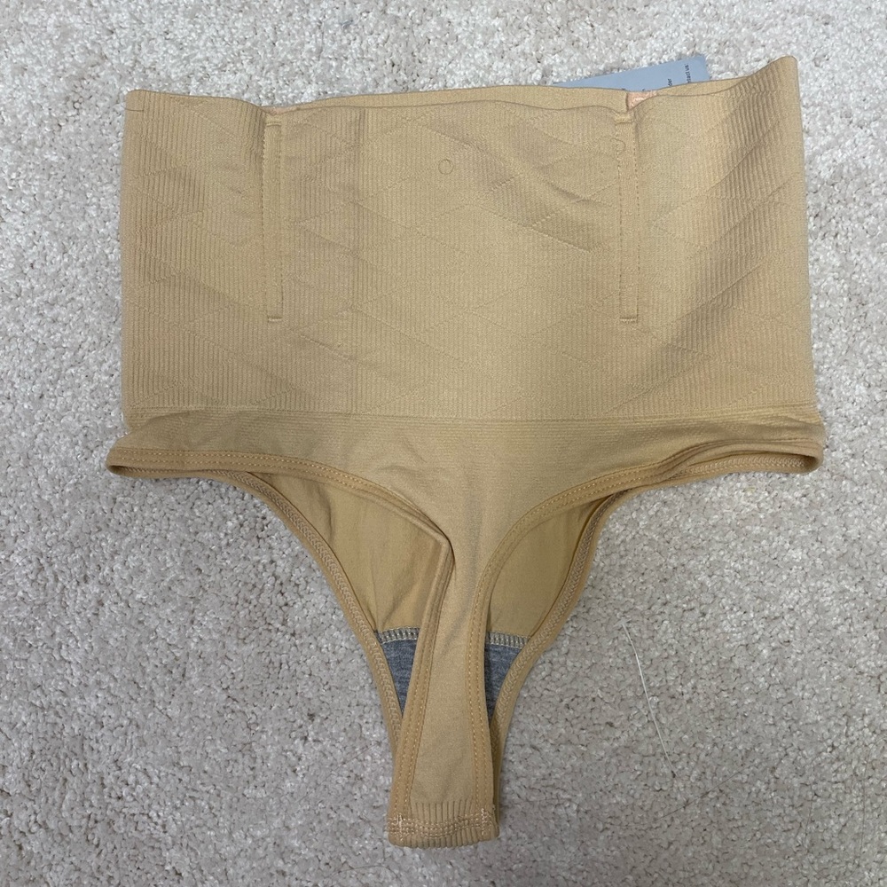 Thong Shapewear - Picture 2 of 2